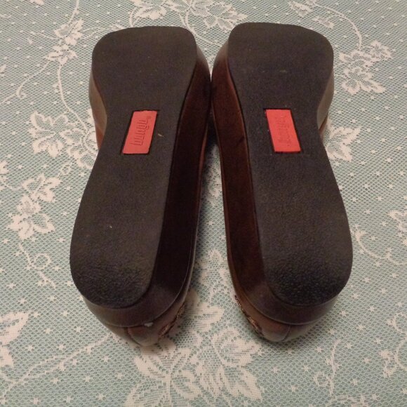 PRETTY GIRL TOOLED TEXTURED LEATHER LOOK WEDGED SHOES 7 - Picture 12 of 12